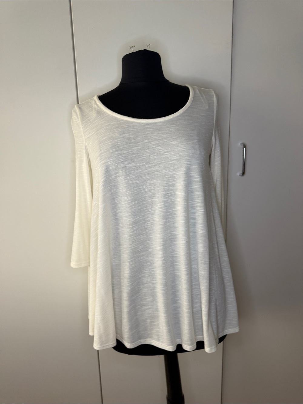 Flowy Cream Swing Tunic Top with Scoop Neck sexy back small